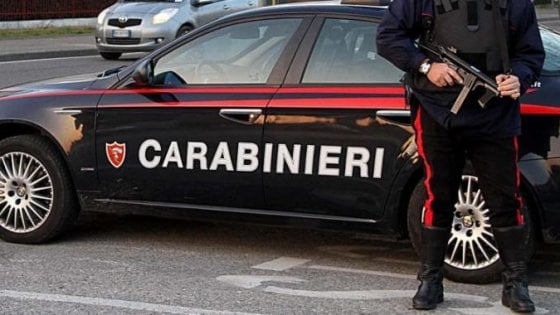 I carabinieri di Cerignola hanno tratto in arresto un cittadino di nazionalità gambiana per 'resistenza a pubblico ufficiale'. A Stornarella, i carabinieri della stazione locale, hanno arrestato un uomo bulgaro, per ricettazione di veicolo.