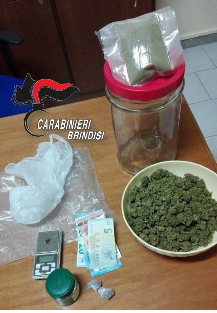 Arrestato 20enne a Mesagne beccato con in casa oltre 200 grammi di marijuana.
