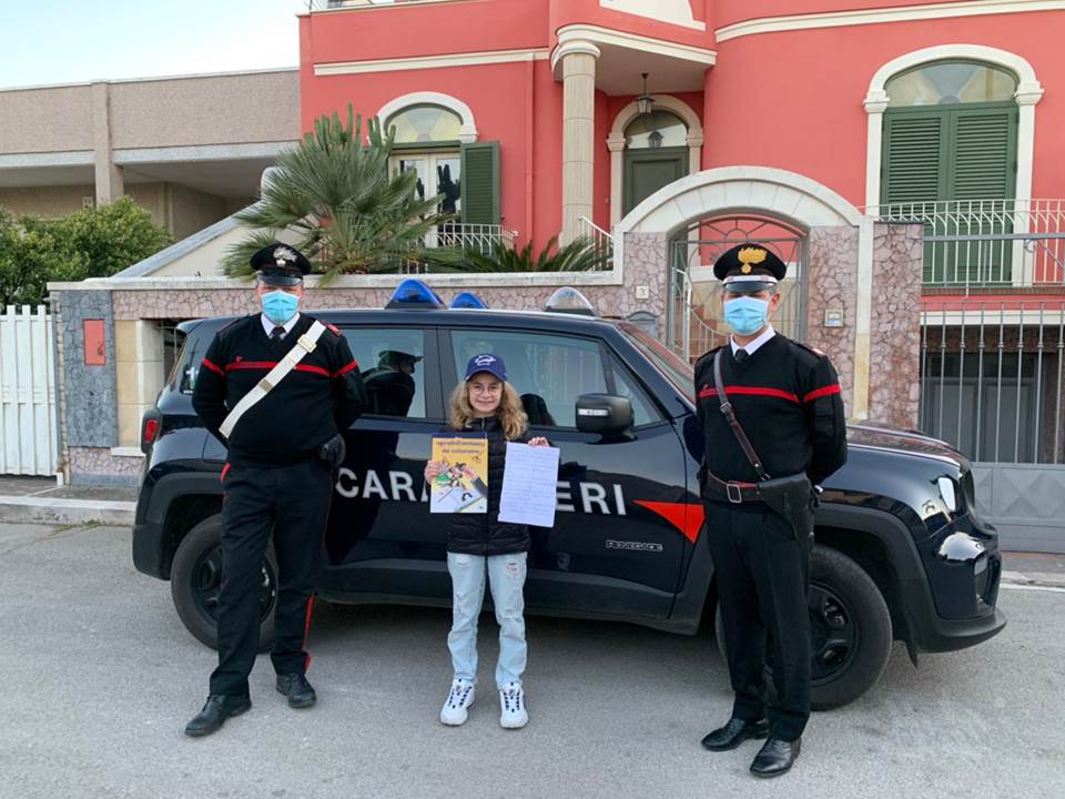 Per i carabinieri di San Pietro Vernotico bimba di 10 anni arriva in caserma con una lettera di ringraziamento e una torta.
