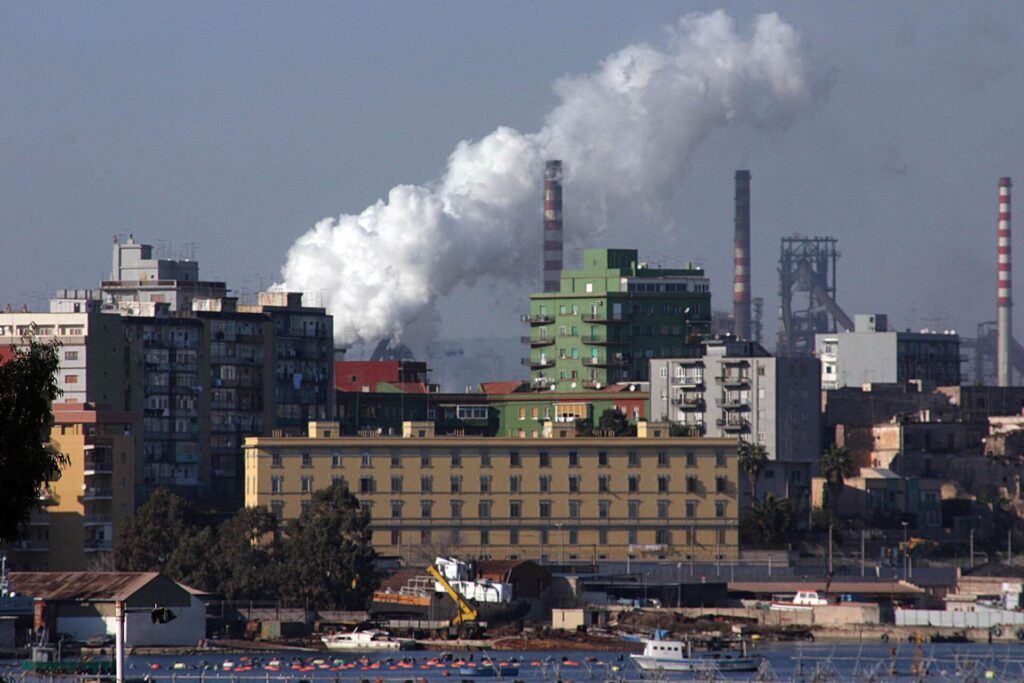 Sono molteplici le condanne disposte dalla Corte d’Assise di Taranto nell’ambito del processo ‘Ambiente Svenduto’, sull’inquinamento ambientale generato dall’ex stabilimento siderurgico.