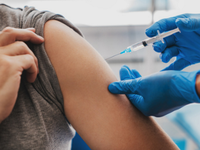 L’ISS (Istituto Superiore di Sanità) ha diffuso l’aggiornamento del bollettino epidemiologico, che mostra l’efficacia dei vaccini anche contro la temibile variante Delta. Il contagio si diffonde e si propaga soprattutto tra i non vaccinati.
