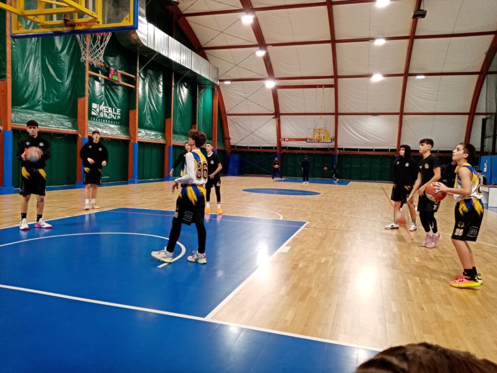 Il Basket pugliese è vivo e attivo e tra le squadre da tenere d'occhio la Mediterranea Cerignola - under 15: dopo il passaggio in serie D, eccoli a Torino al torneo 'Reale Mutua - insieme si può'.