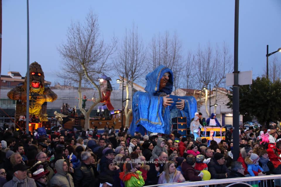 L'Amministrazione comunale traccia il bilancio finale del carnevale che nelle tre giornate di festeggiamenti ha visto 30.000 persone nelle strade di Apricena.